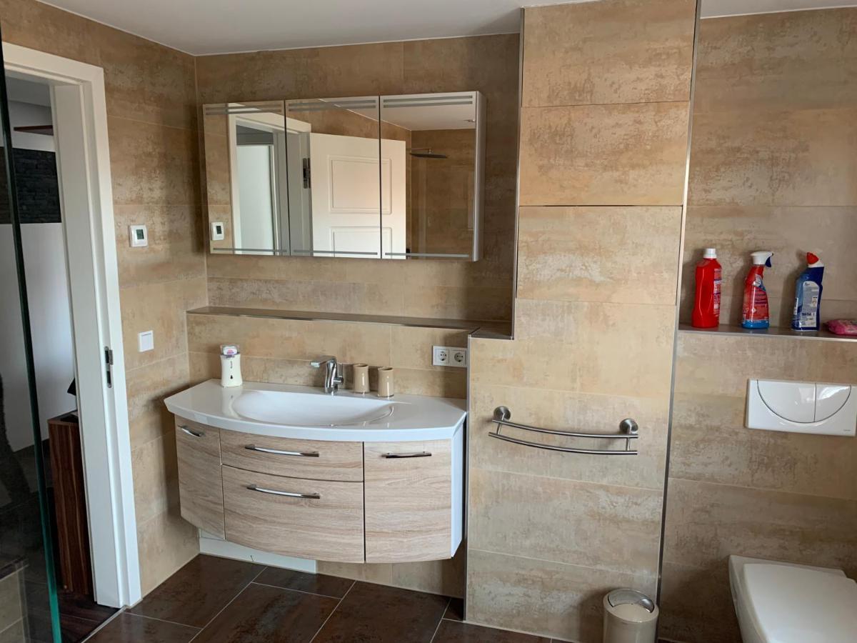 Biene Apartment